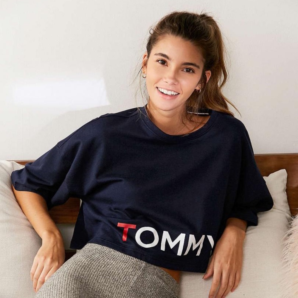 Tommy Hilfiger X UO Short Sleeved Cropped Tee